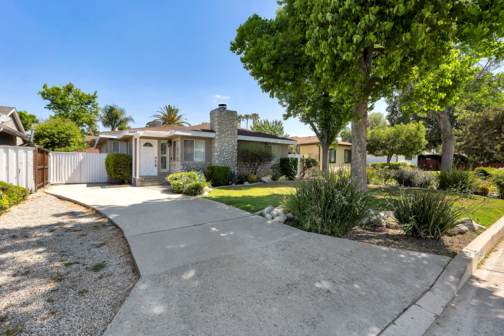 Spacious 3-bedroom, 3-bathroom home for rent in Woodland Hills ...